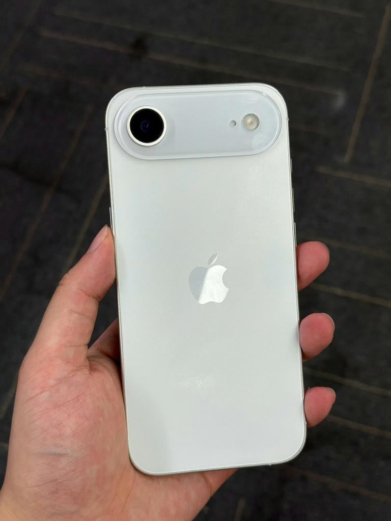 Ecahnge, Télécoms, Téléphonie mobile | Housses, Coques & Façades | Apple iPhone, Enlèvement ou Envoi, Comme neuf, IPhone 17