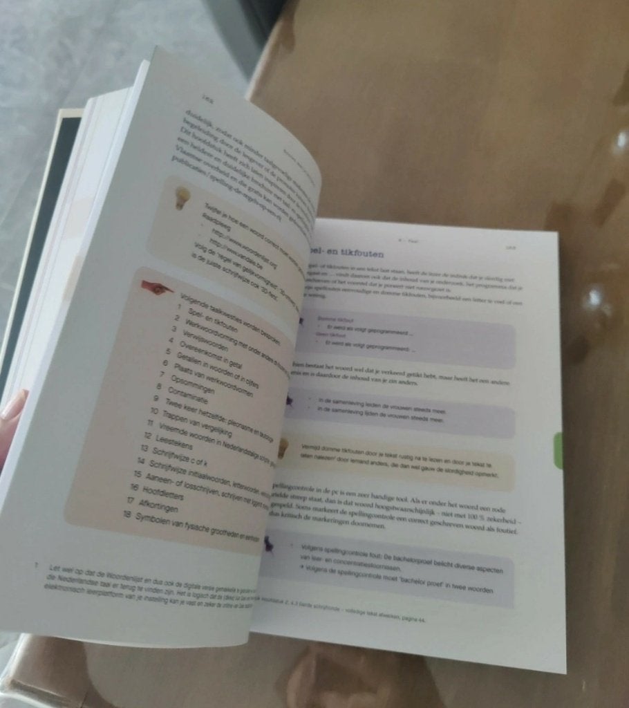 Boek : Scoren met je Scriptie, Ophalen of Verzenden, Zo goed als nieuw, Hogeschool