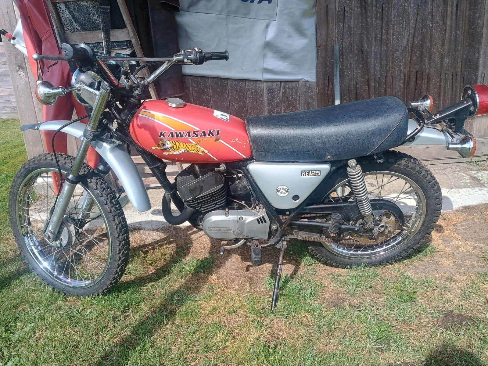 Kawasaki ke 125, Motoren