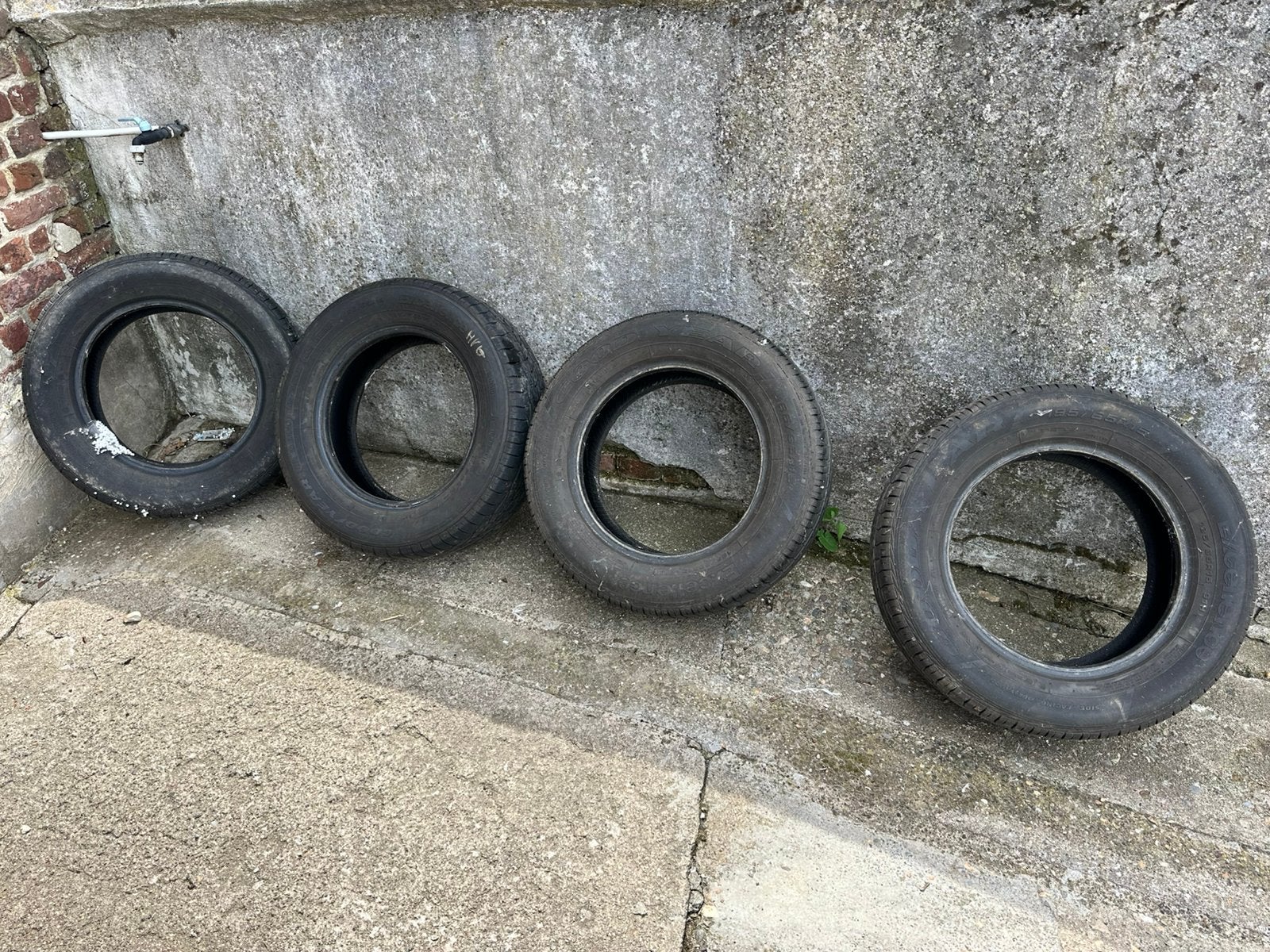 4 pneus bon etat  goodyear, Autos : Pièces & Accessoires, Enlèvement