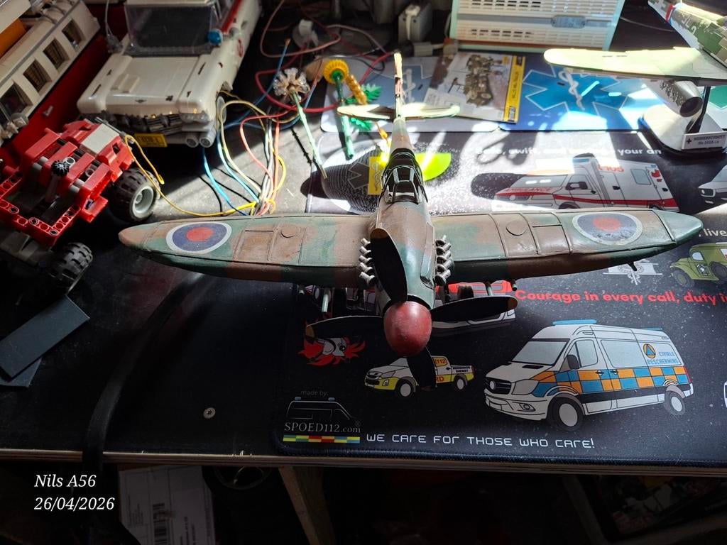 Blikken spitfire, Hobby en Vrije tijd, Modelbouw | Vliegtuigen en Helikopters, Ophalen