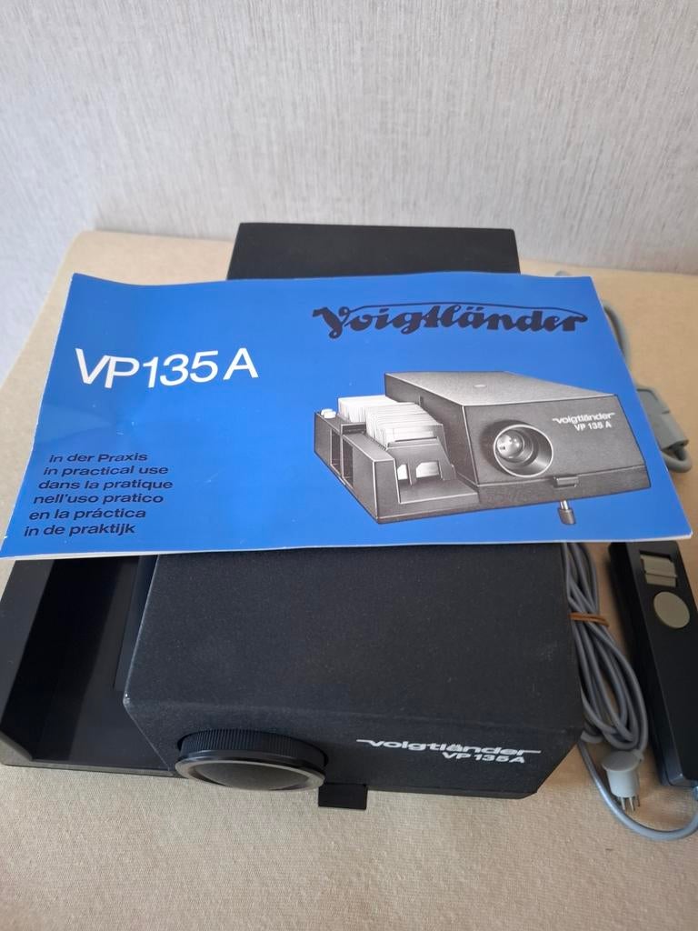 Projecteur de diapositives Voiglander VP135A, TV, Hi-fi & Vidéo, Projecteurs dias, Enlèvement