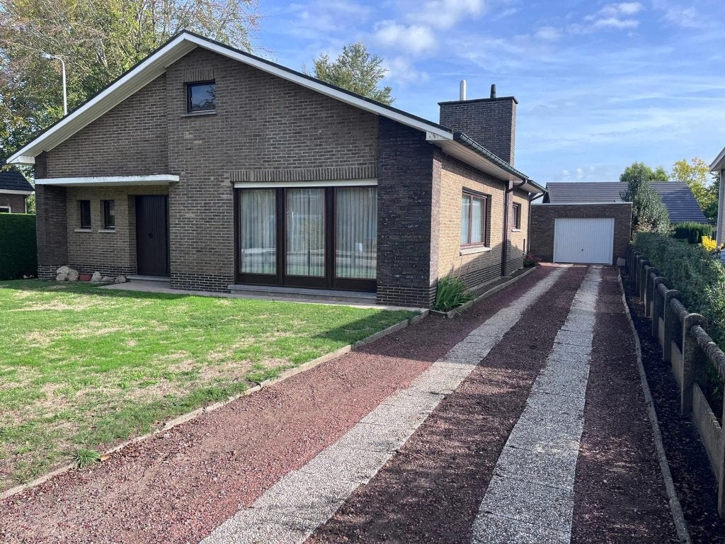 Ruime bungalow met tuin, garage op toplocatie in Merelbeke, Immo, 476 kWh/m²/jaar, Provincie Oost-Vlaanderen, 29 kWh/jaar, 500 tot 1000 m²