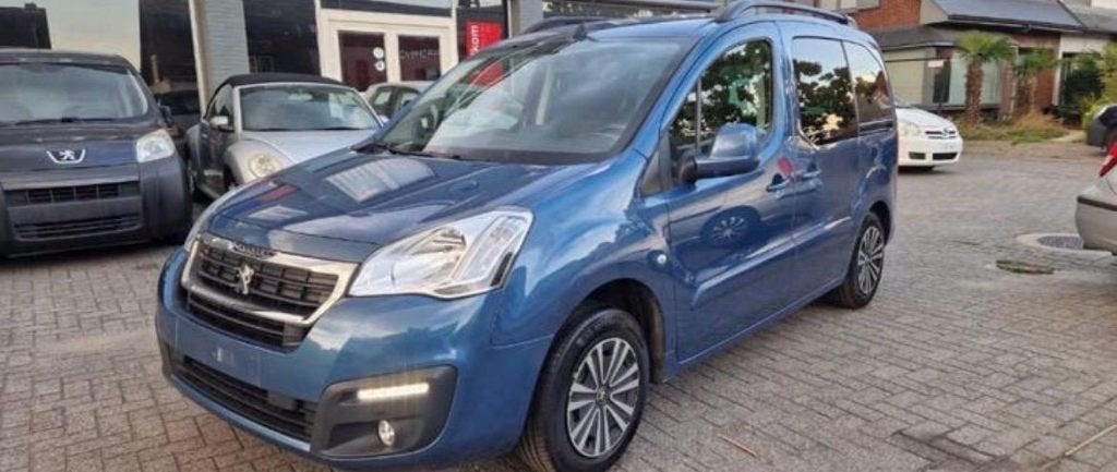 Peugeot Partner –1.2Benzine Bj2017 137000km Direct Rijklaar, Auto's, Voorwielaandrijving, 1200 kg, 700 kg, Blauw