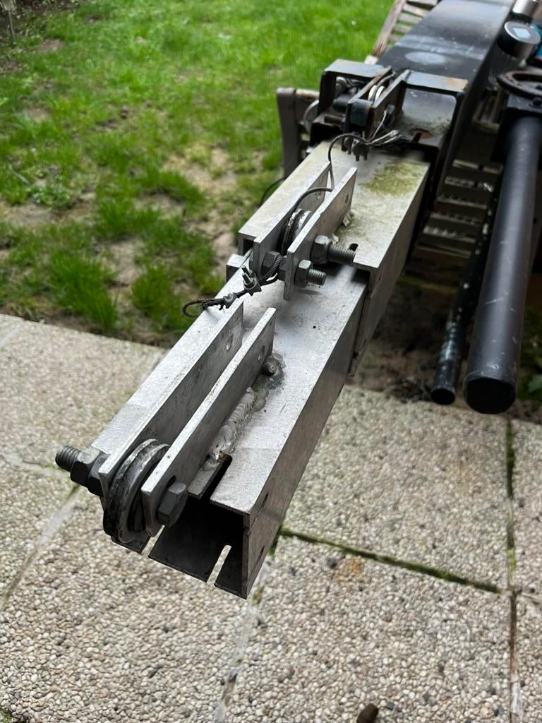 Mat telescopique electrique 12 m, Ophalen, Niet werkend, Mast