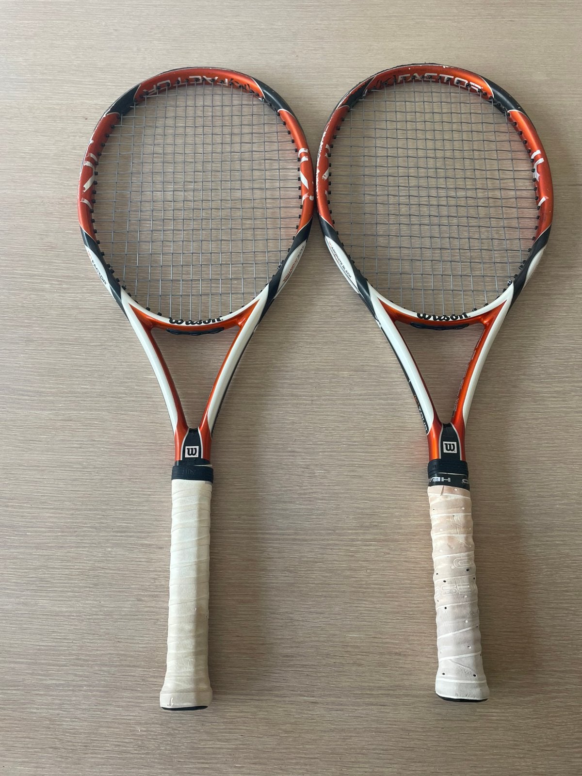 Raquette de tennis Wilson K Factor (2 pièces) - bon état, Sports & Fitness, Tennis, Enlèvement ou Envoi, Comme neuf, Raquette