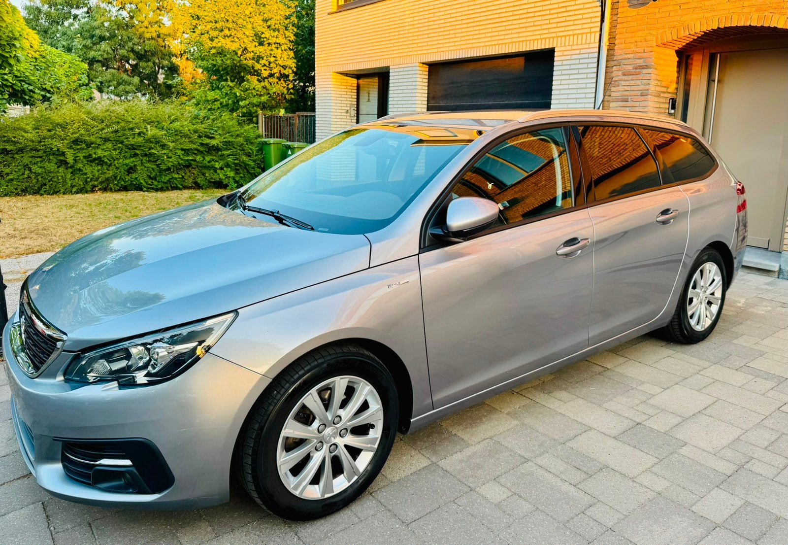 Peugeot 308 facelift in tip top staat!!, Autos, Argent ou Gris, Achat, Alarme, Euro 6