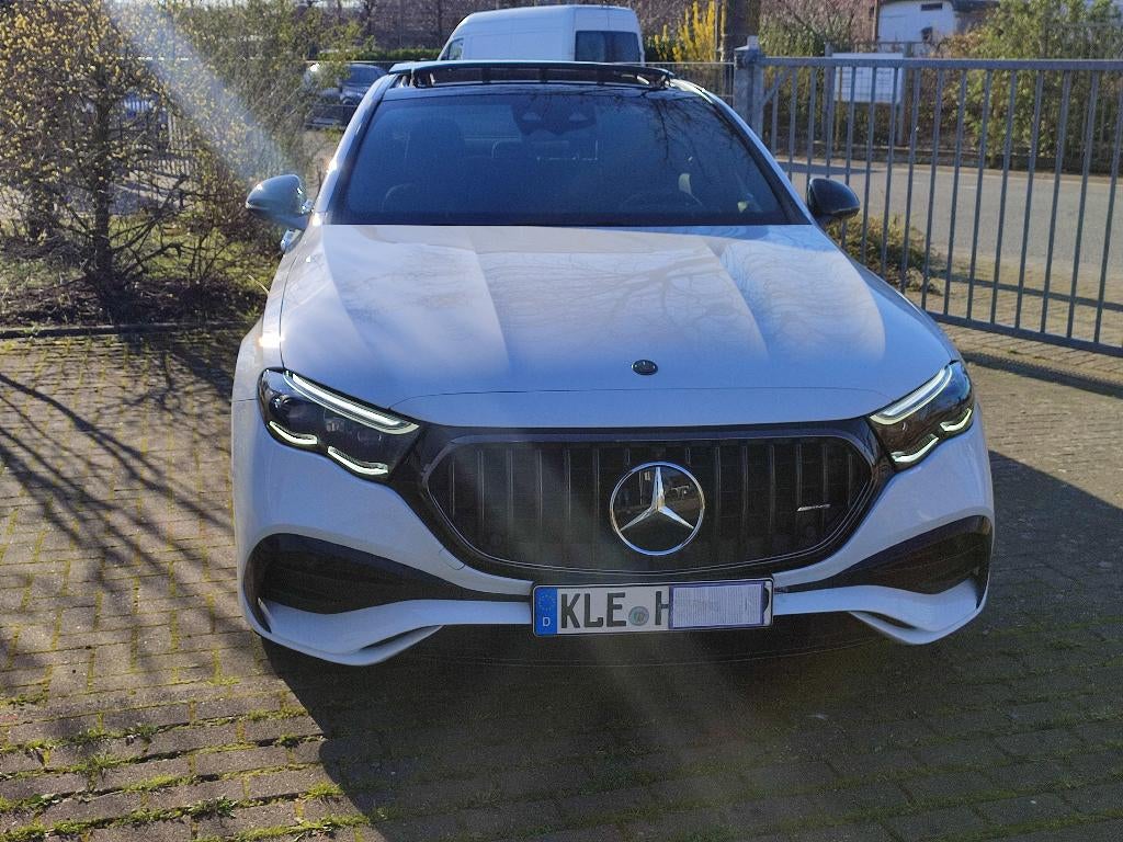 Mercedes E klasse 220d AMG Line panorama, Auto's, Zwart, Wit, Leder, Parkeerassistent