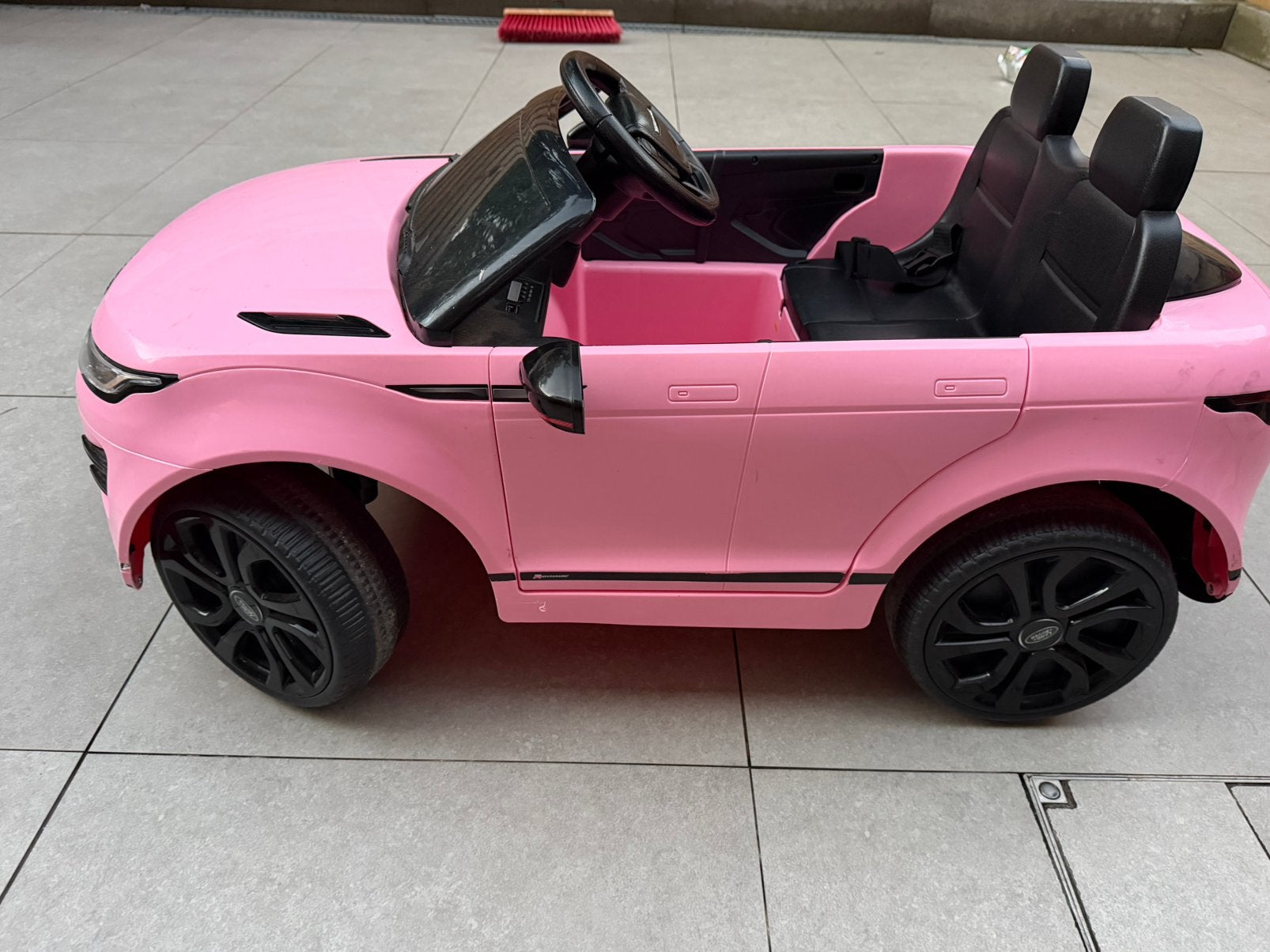 elektrische kinderauto op accu, Zo goed als nieuw