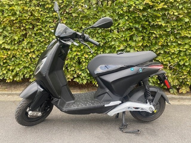 Piaggio 1 plus PMP forever black klasse B, Vélos & Vélomoteurs, Scooters | Piaggio, Autres modèles, Classe B (45 km/h), Enlèvement