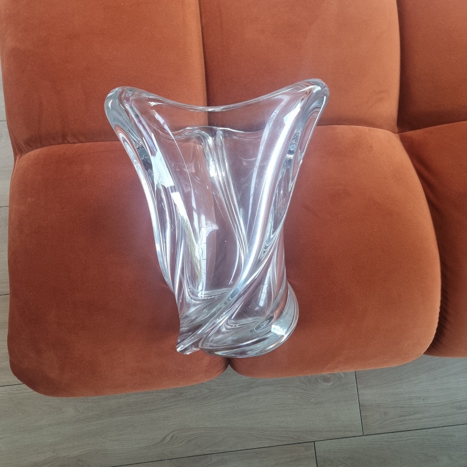 Vase en cristal Val Saint-Lambert – Modèle torsadé – Cristal, Antiquités & Art, Enlèvement ou Envoi