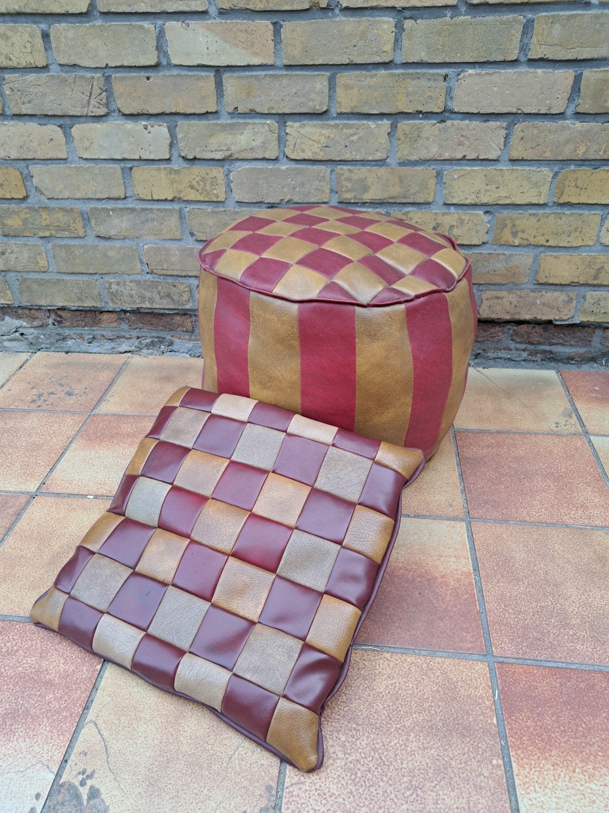Retro poef en kussen, Ophalen
