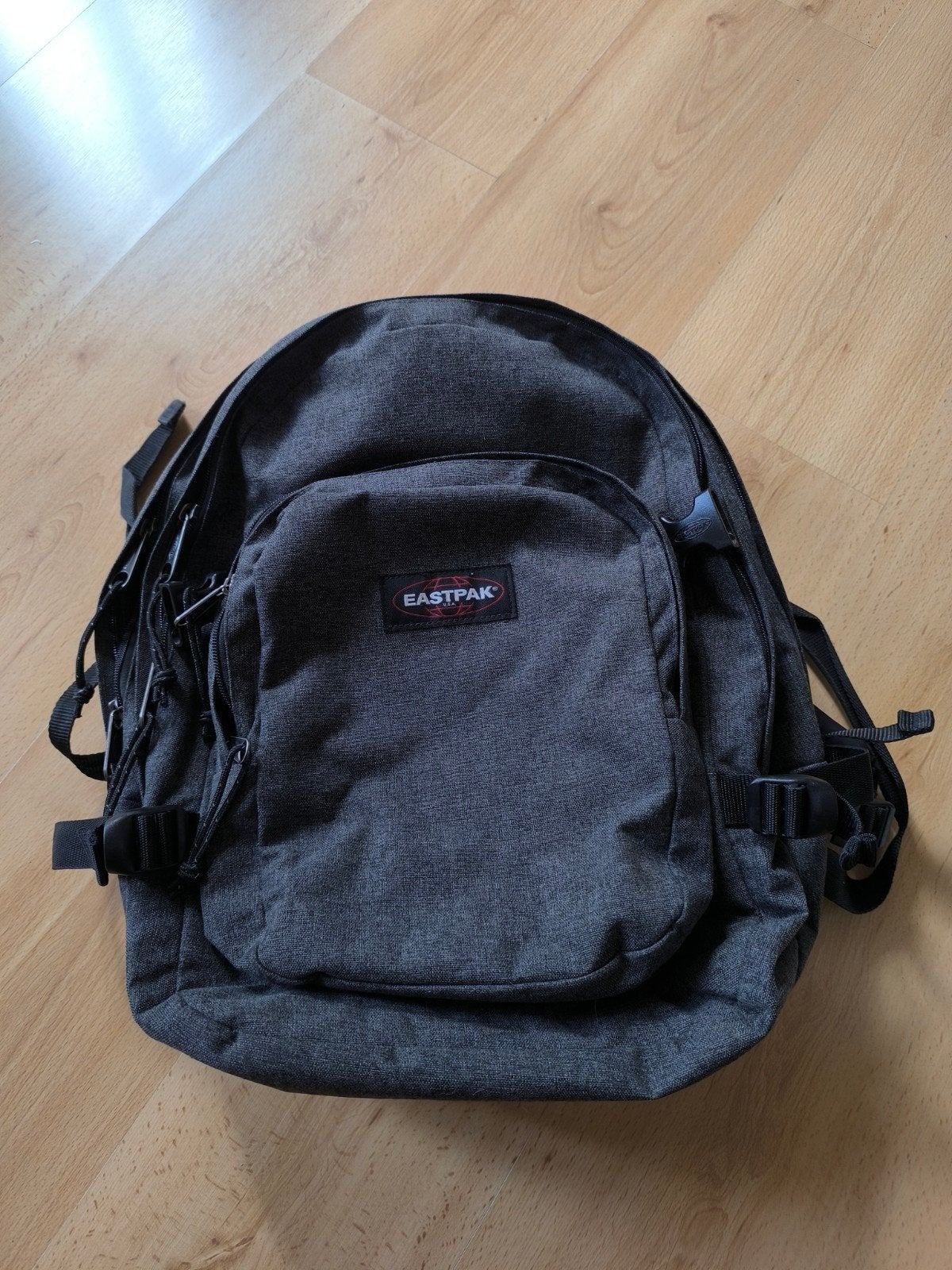 sac à dos Eastpak, modèle Provider, coloris Black Denim, Handtassen en Accessoires, Tassen | Rugtassen, Eastpak