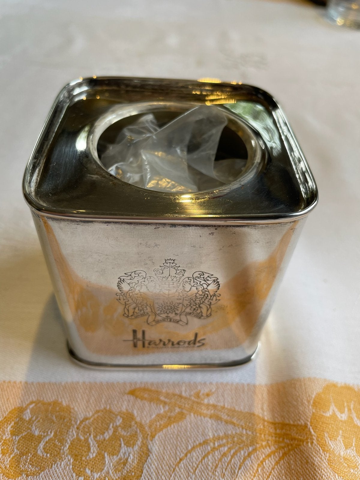Boite ancienne à thé « Harrods » Londres en métal Argenté, Collections, Boîte en métal, Enlèvement ou Envoi, Comme neuf, Thé