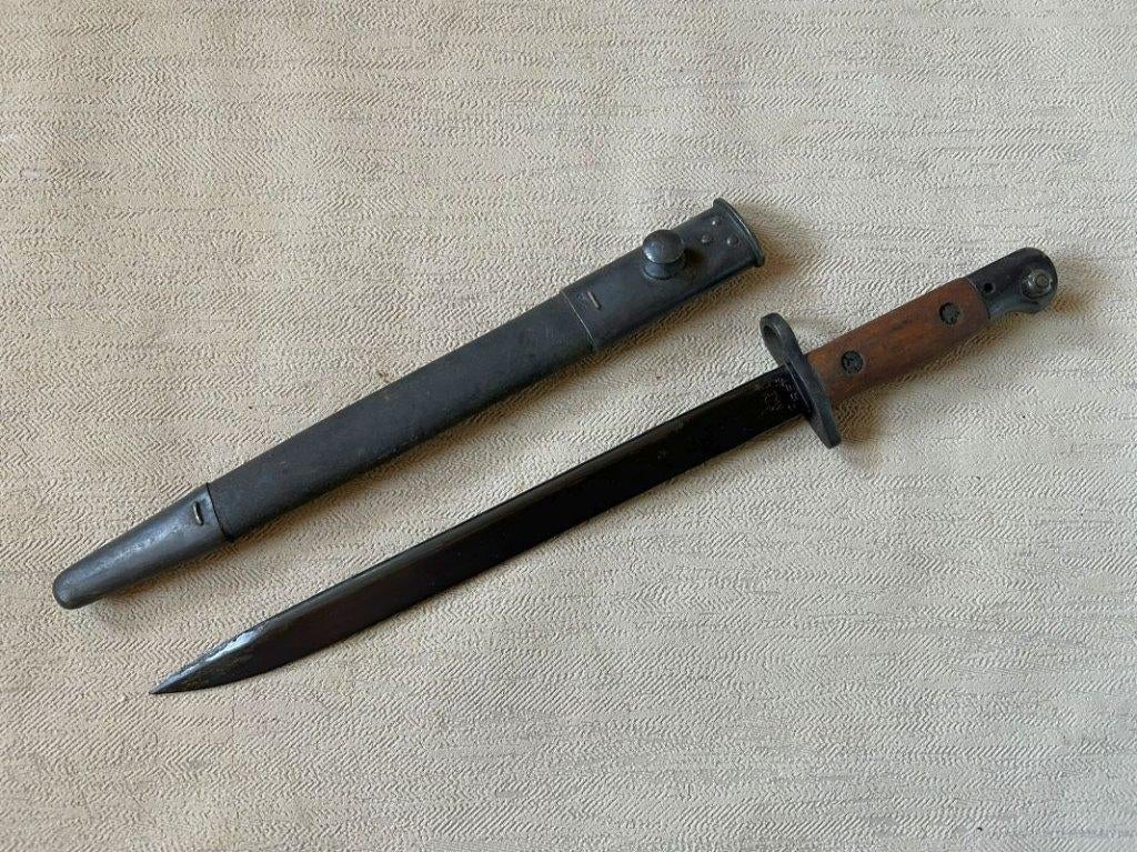 wo2 - Korte enfield bajonet 1943 met lederen schede, Ophalen of Verzenden, Landmacht, Mes of Dolk