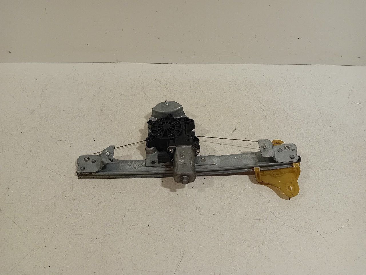 Raammechaniek elektrisch rechts achter Renault Clio, Onderdelen@venauto.nl, Van der Ven Autorecycling B.V., Ettenseweg 76, 4706 PB Roosendaal, The Netherlands