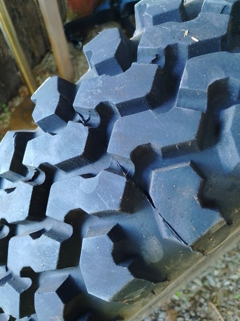 Lot de pneus et jantes SUZUKI Jimny (TERRE) 4 X 4, 15 pouces, Pneus et Jantes, Pneus hiver, Enlèvement