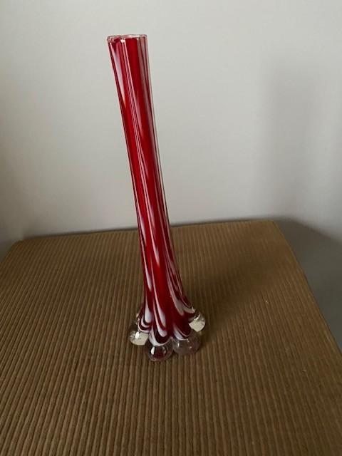 Glazen rode/witte vaas, Huis en Inrichting, Woonaccessoires | Vazen, Nieuw, Ophalen of Verzenden, Glas, Minder dan 50 cm