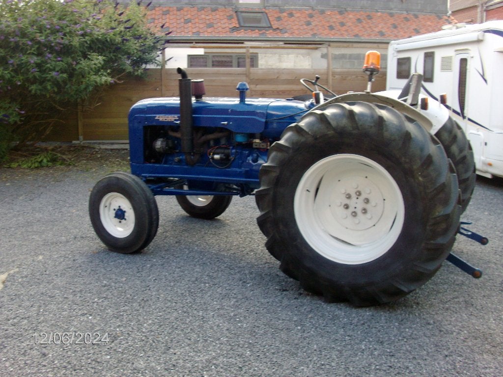 tractor, Zakelijke goederen, Ophalen