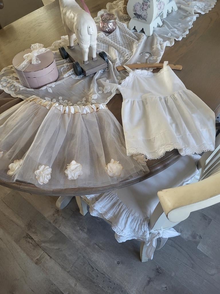 Brocante rokje paspop en oud kleedje, Ophalen