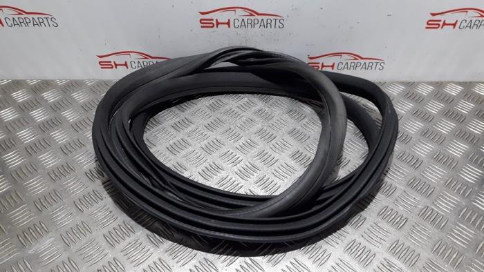 Portierrubber 2Deurs rechts van een Mercedes C-Klasse, Gebruikt, -, Ophalen of Verzenden, -