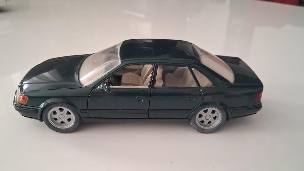 Diecast Audi 100 Shabak model 1/24 Made in Germany Nr 1420, Antiek en Kunst, Antiek | Speelgoed, Ophalen of Verzenden