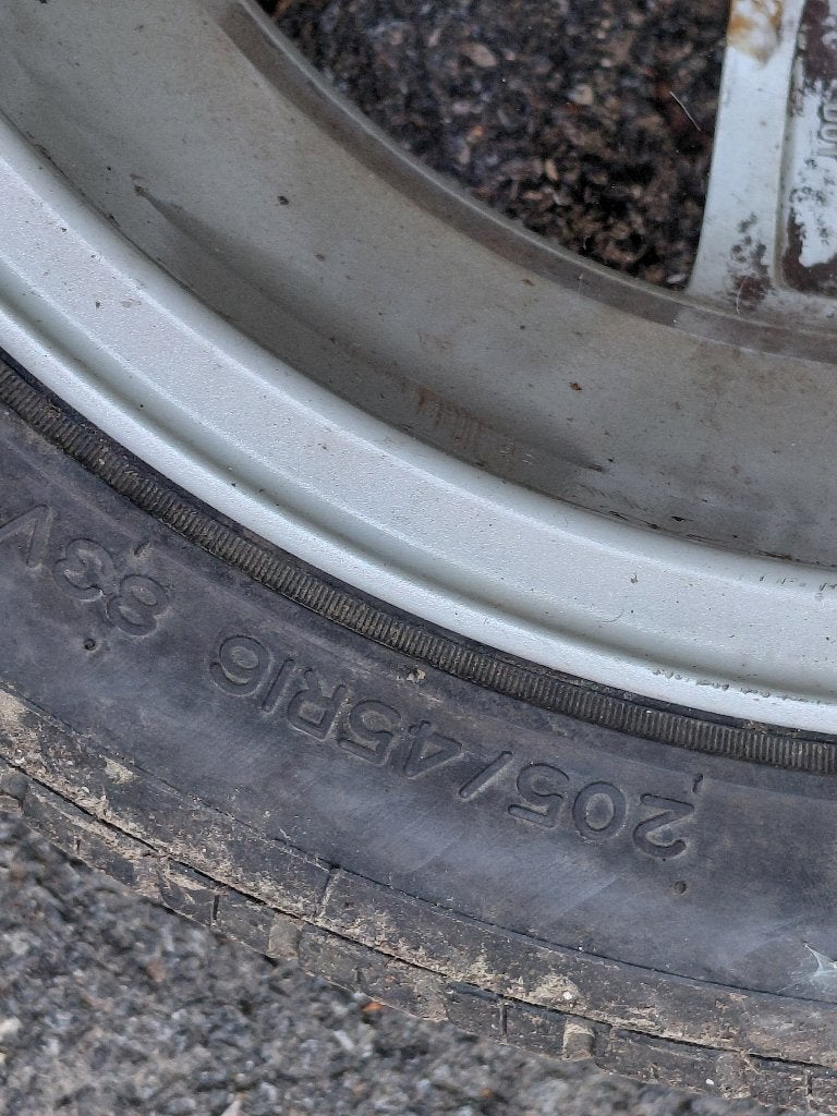 4 JANTES BMW ET 1JÀTE  MITSUBISHI, Enlèvement, Pneus été, Pneus et Jantes