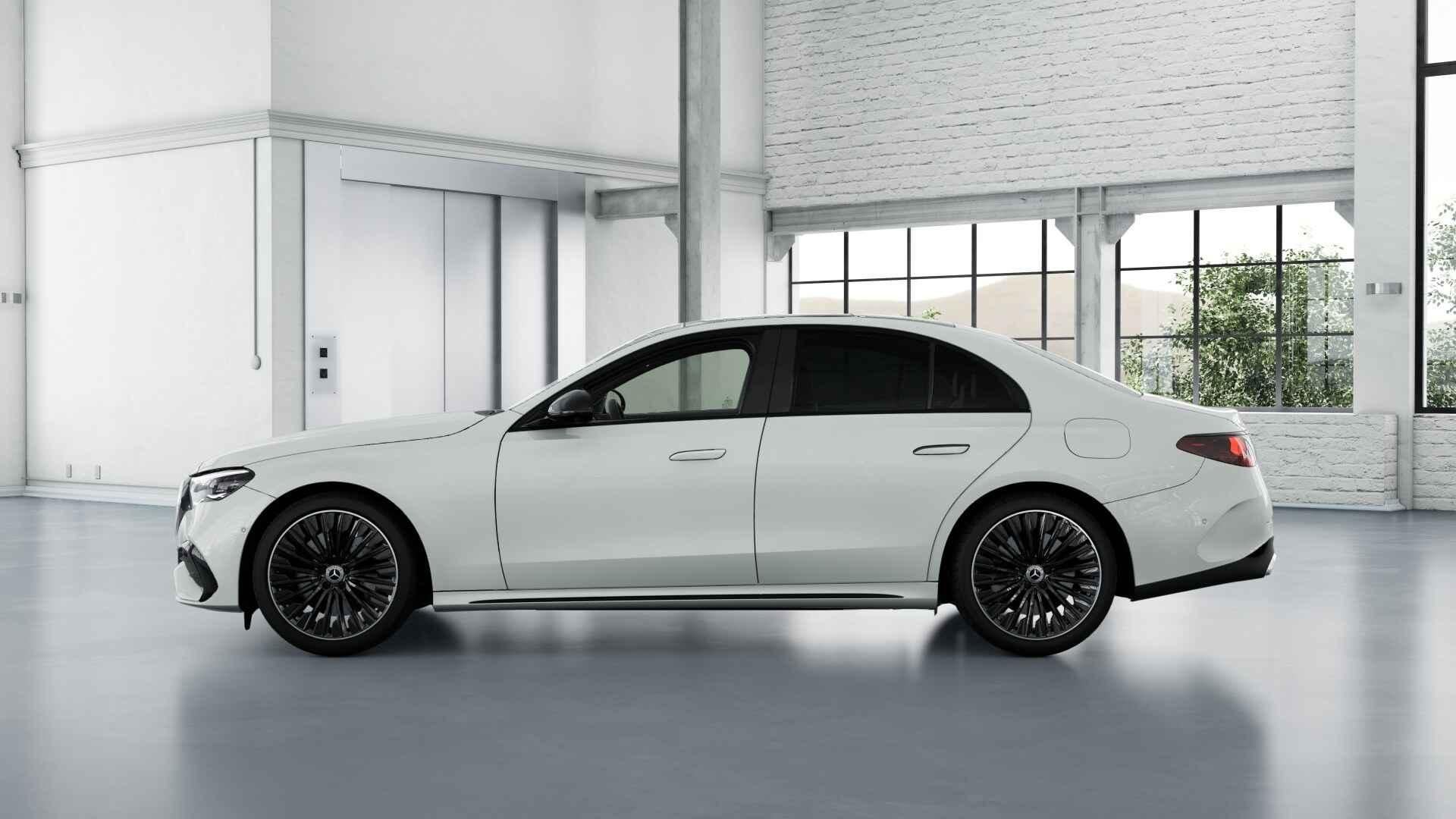 Mercedes-Benz E-klasse 400 e 4MATIC Berline AMG Line | Night, Auto's, Gebruikt, Zwart, Automatische klimaatregeling, Leder en Stof