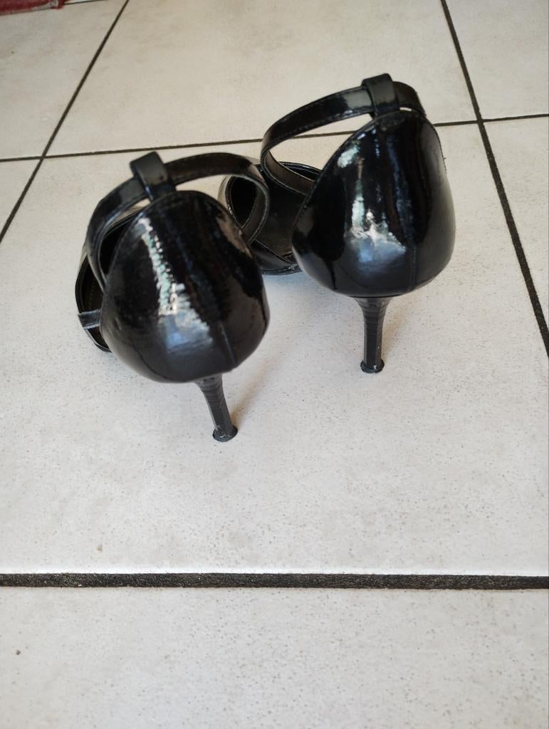 Mooie zwarte naaldhakken merk Ken maat 37, hakhoogte 9 cm, Kleding | Dames, Ophalen of Verzenden