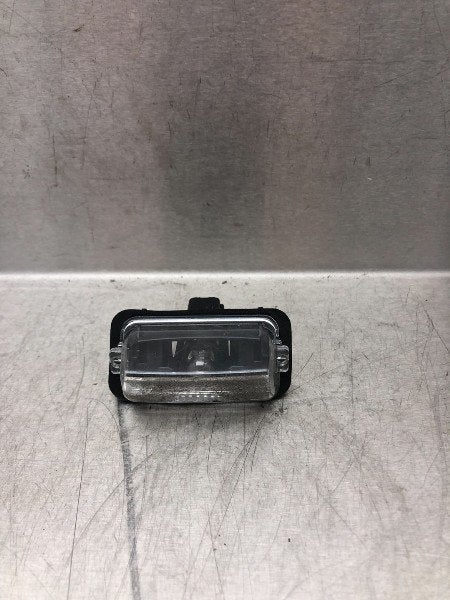 ECLAIRAGE DE PLAQUE Toyota Yaris IV (P21 / PA1 / PH1), Autos : Pièces & Accessoires, Utilisé, Toyota