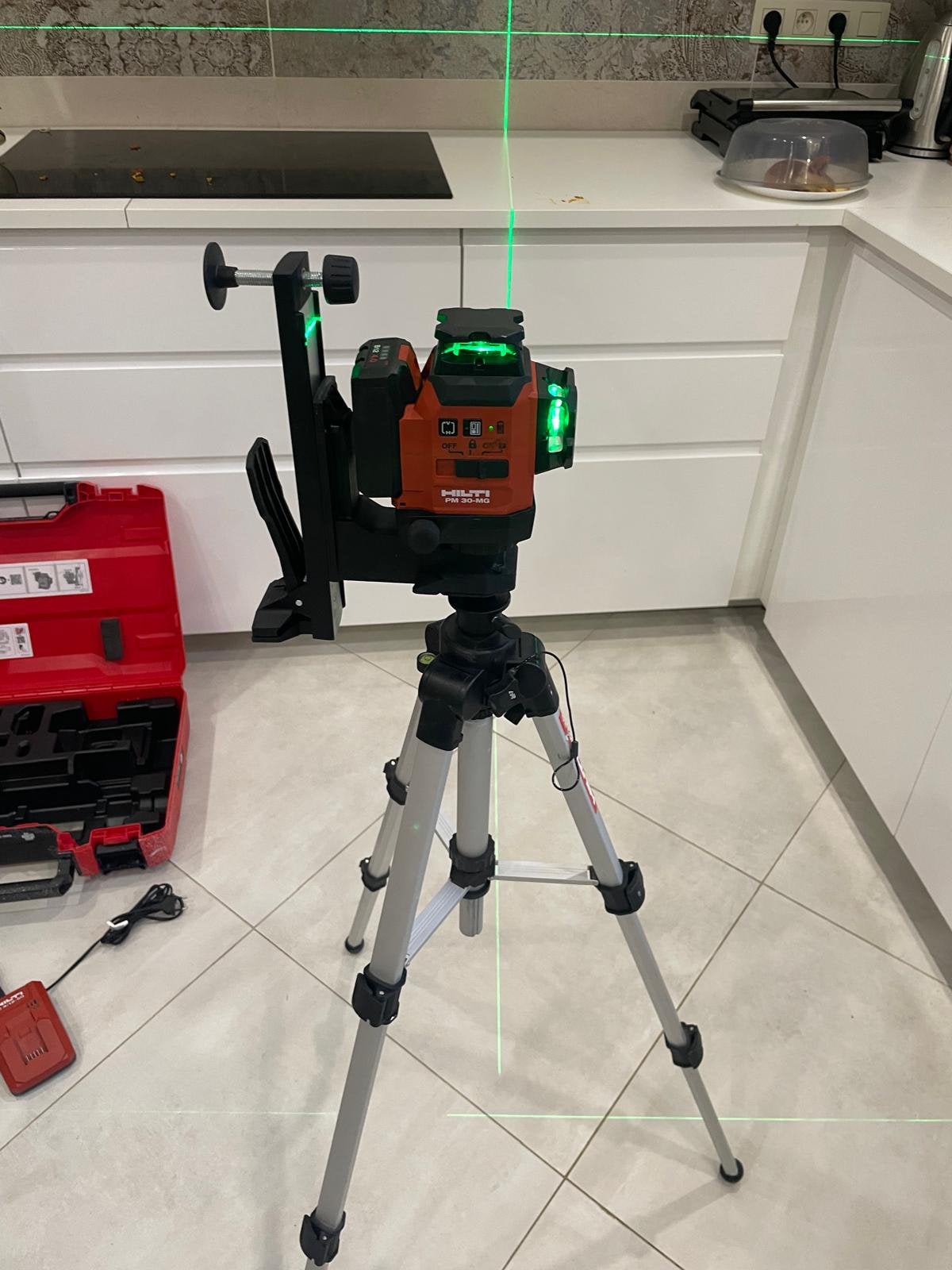 Laser Hilti PM30-MG 360 degré 12 lignes avec trépied, Bricolage & Construction, Enlèvement, Comme neuf