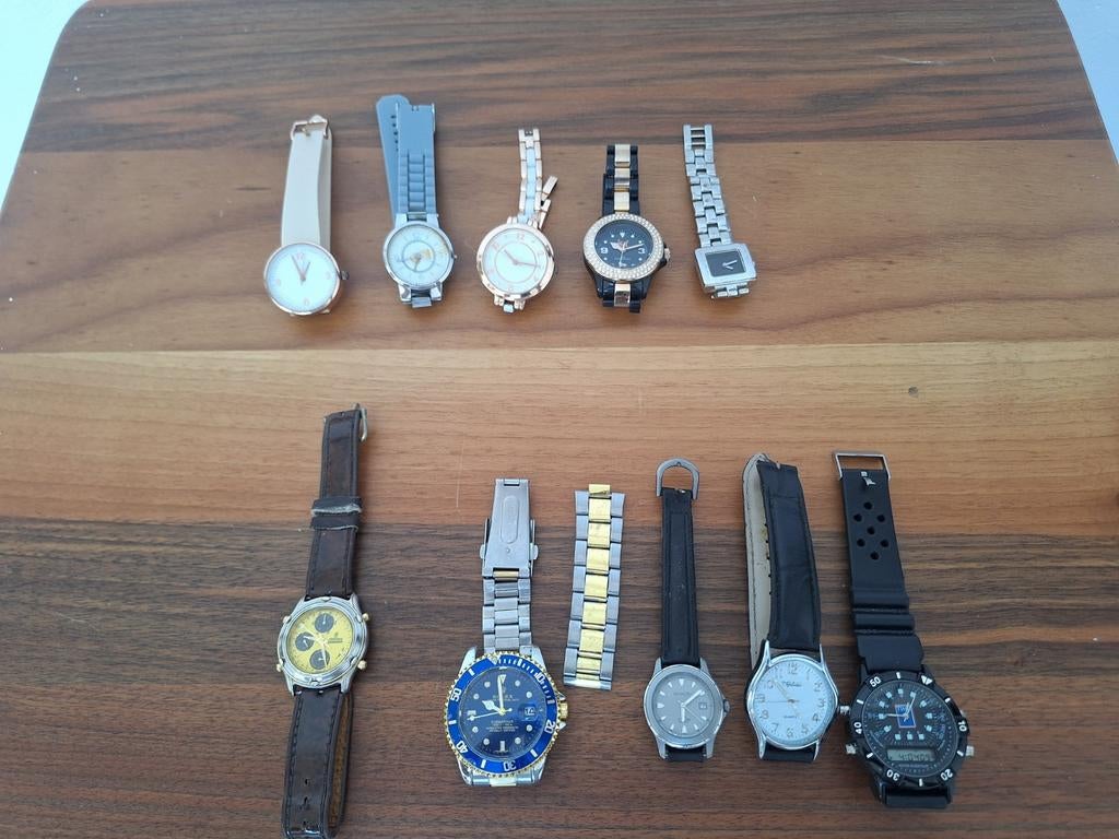 Lots 10 montre Hs, Enlèvement ou Envoi, Utilisé, Montre-bracelet