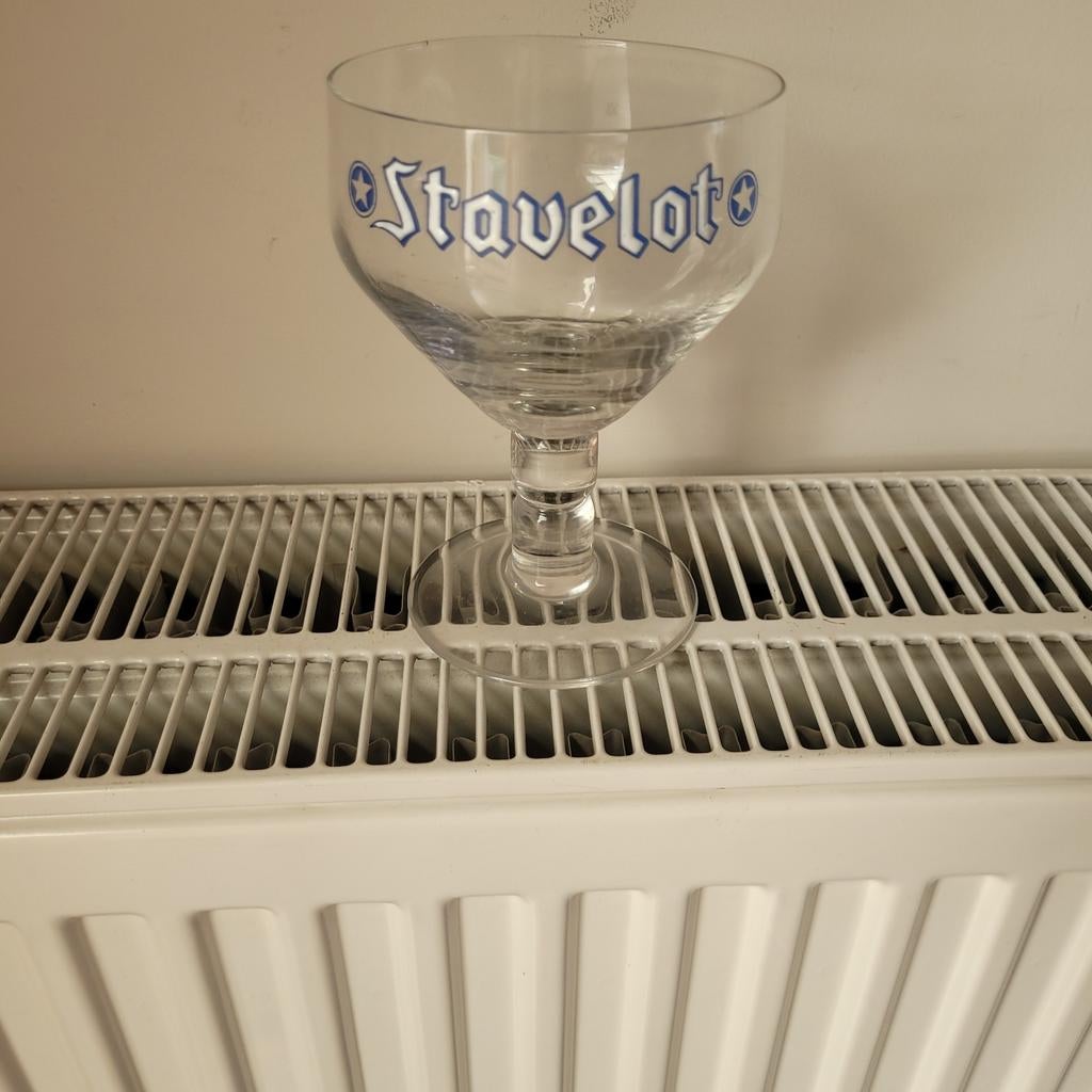 Ancien verre émaillée stavelot, Enlèvement ou Envoi