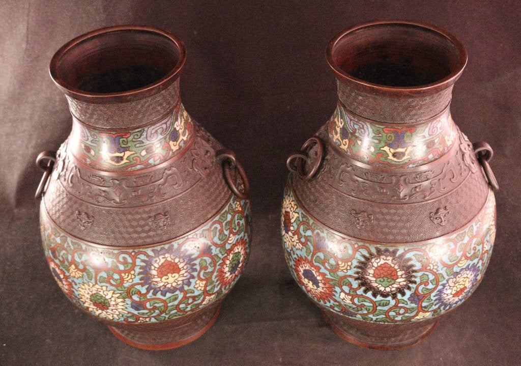 Paire de vases japonais anciens en bronze, Antiquités & Art, Enlèvement ou Envoi, Signé