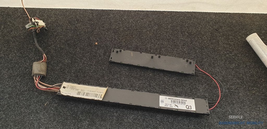 Aerial Antenne afstandsbediening sleutel Radio A2038702089 W, Auto-onderdelen, Gebruikt, Mercedes-Benz AG, Mercedes-Benz, Mercedesstrasse 120
70372  Stuttgart, DE