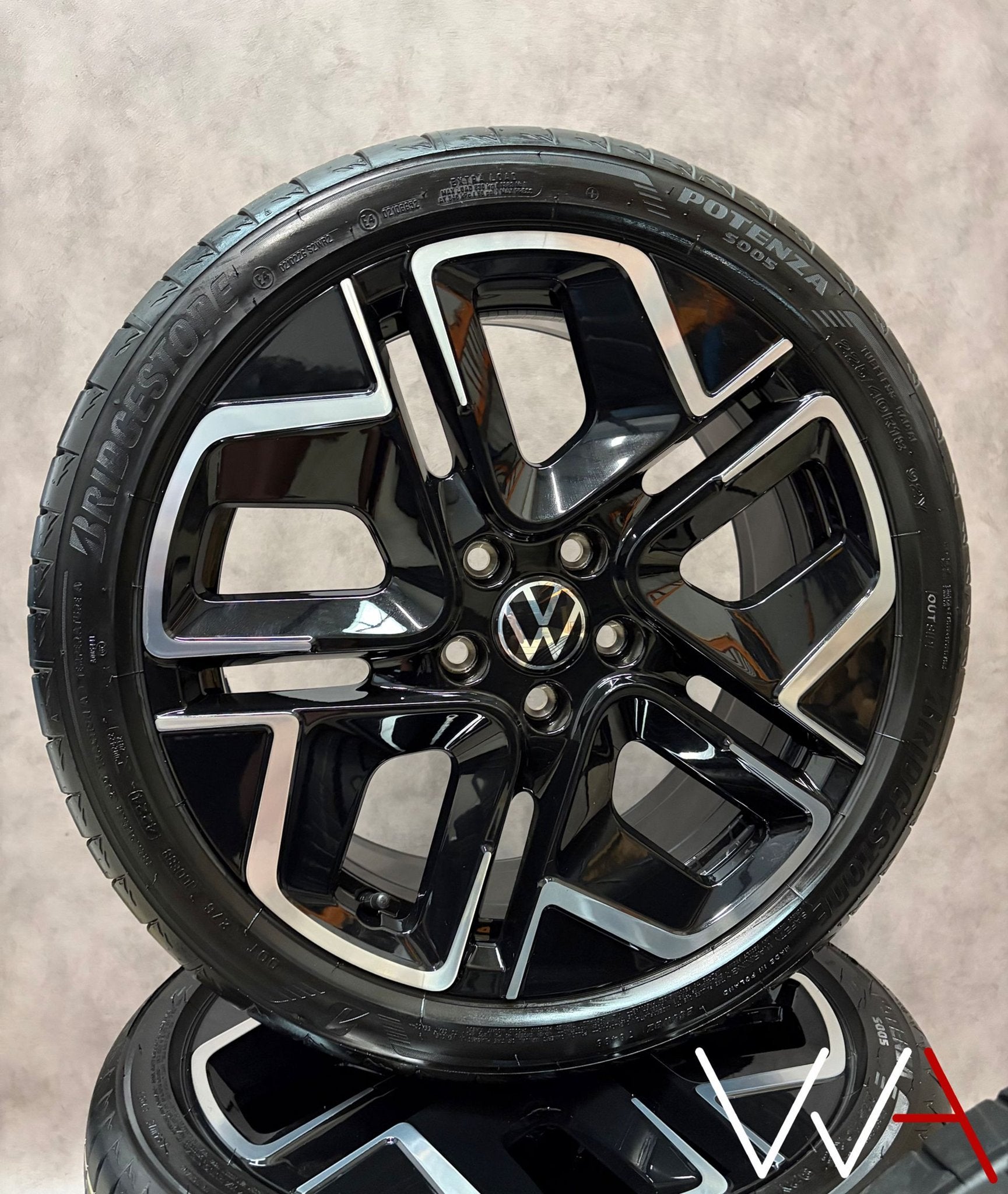 18'' Volkswagen Golf 8 Facelift R-Line ''York'' velgen NIEUW, Auto-onderdelen, 18 inch, -, -, Banden en Velgen