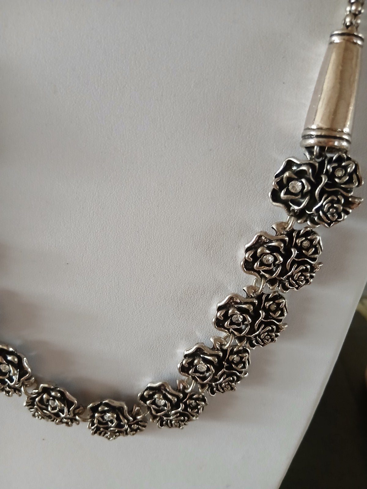 prachtige verzilverde roosjes ketting, Ophalen