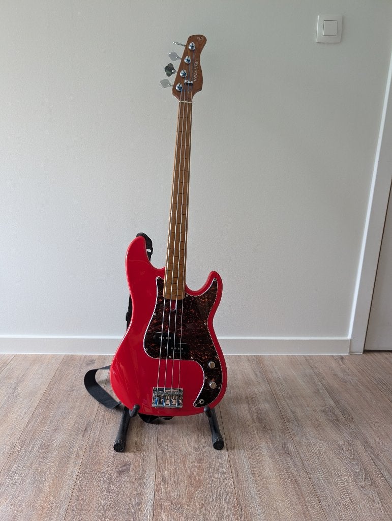 Sire P5 fretless bass, Musique & Instruments, Instruments à corde | Guitares | Basses, Enlèvement, Utilisé, Électrique, Fretless