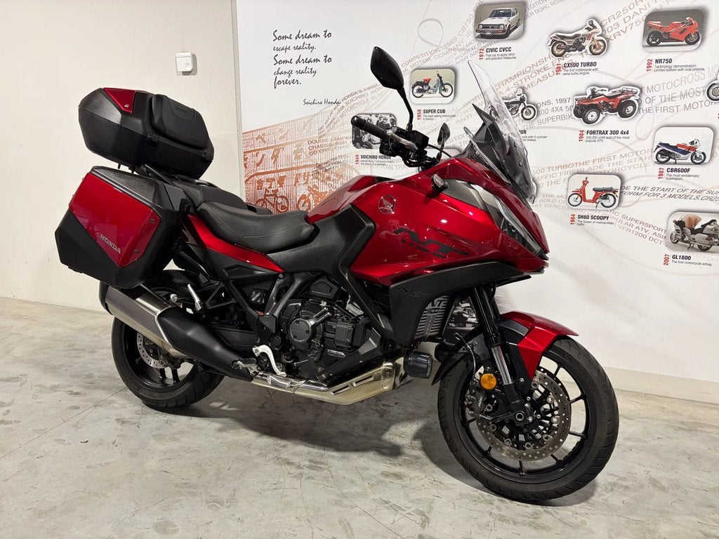 Honda NT1100 DCT met voyage pakket (bj 2024), Motoren, Motoren | Honda, Bedrijf, Toermotor, 1100 cc