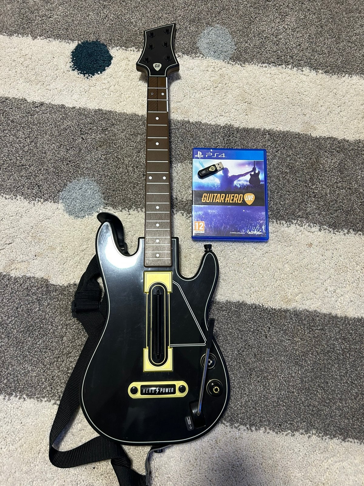 Guitar Hero Live voor PS4 +Gitaar + spel + USB-ontvanger, Musique & Instruments, Instruments à corde | Guitares | Basses, Enlèvement