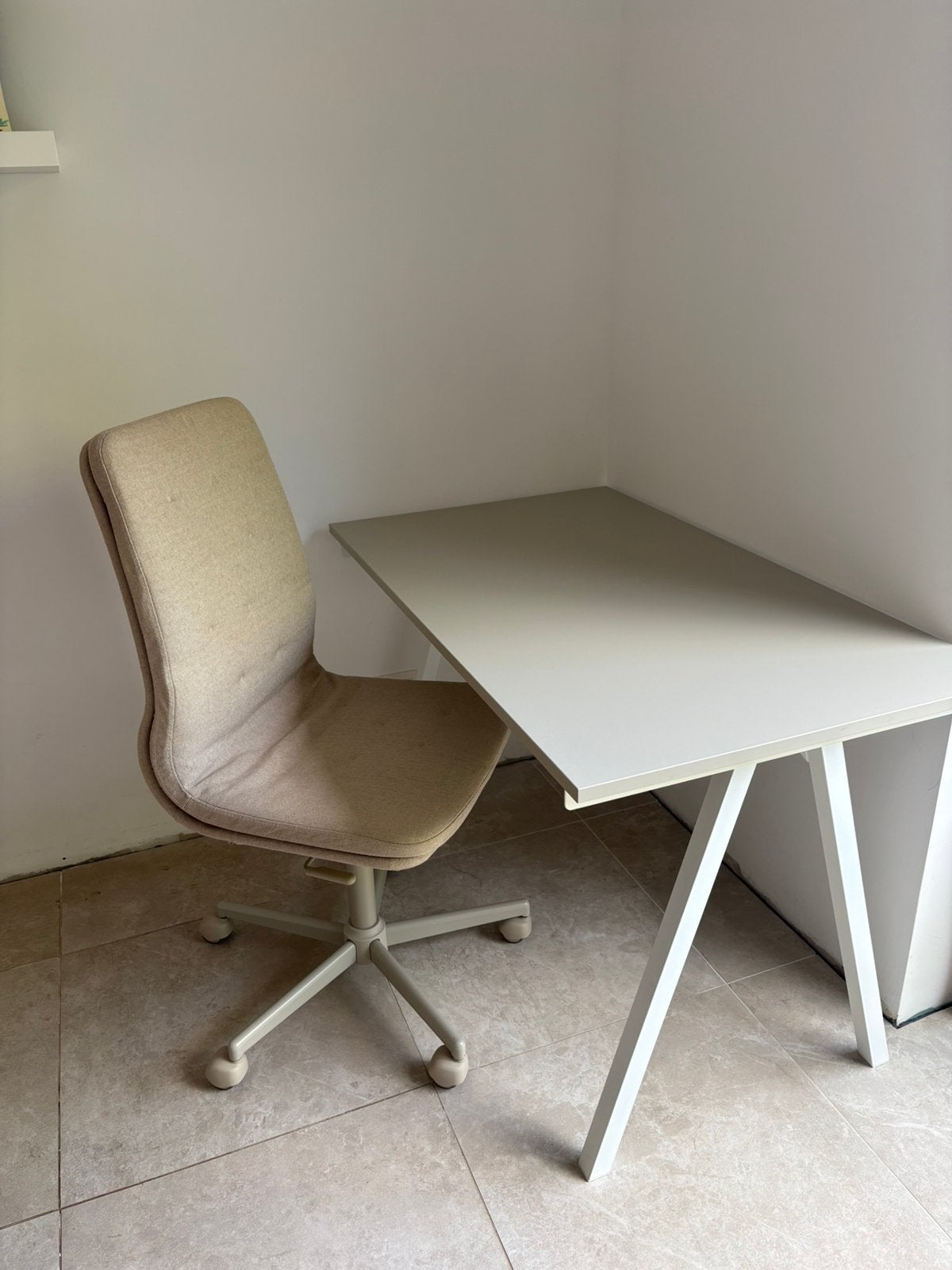 Bureautafel met bureaustoel, Huis en Inrichting, Bureaus, Ophalen, Zo goed als nieuw