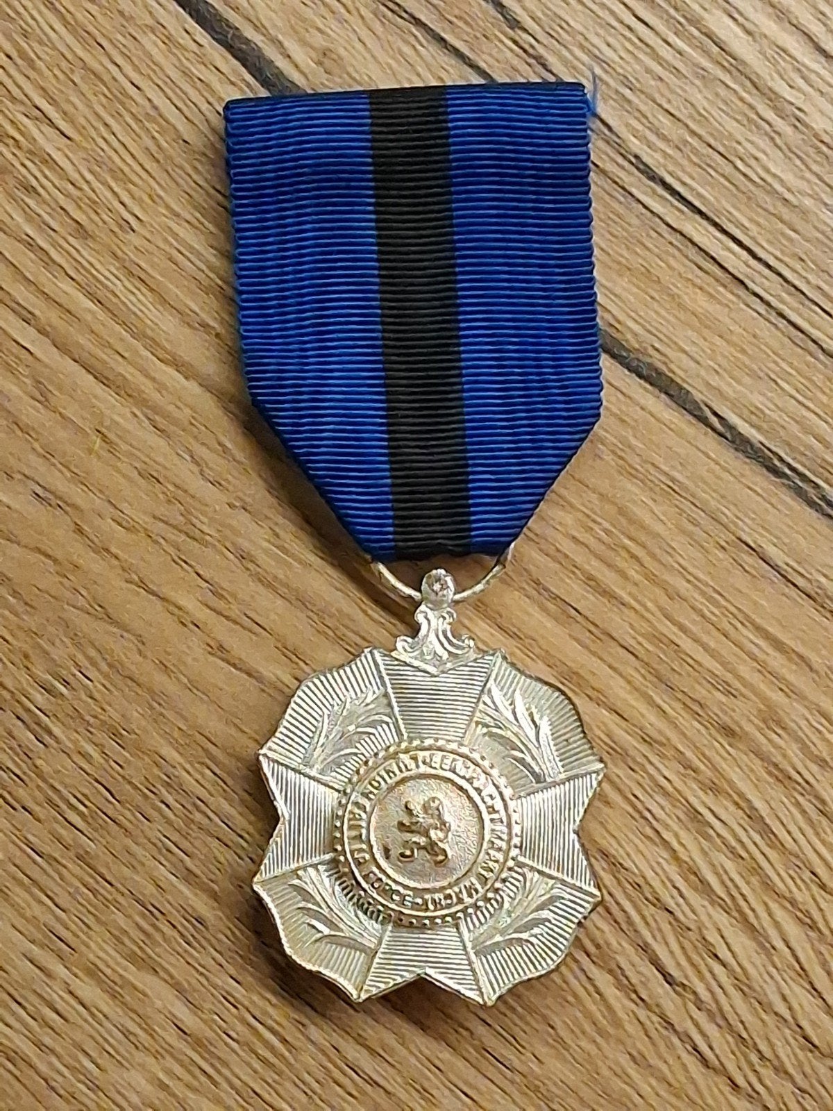 Zilveren Medaille in de Orde van Leopold II, Verzenden