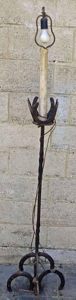 lampe en fer forge, Enlèvement