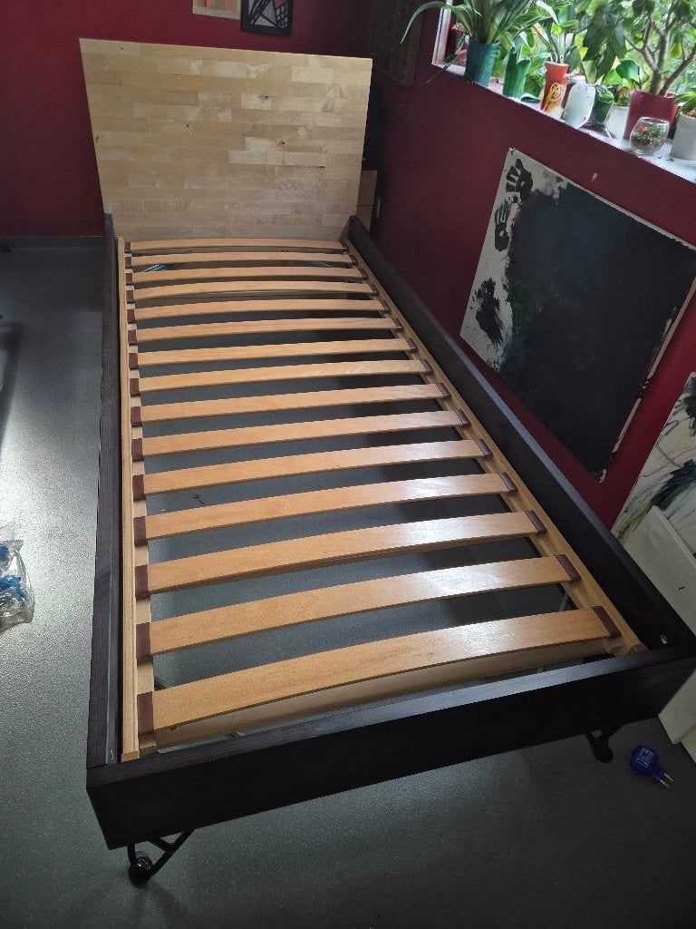 1 persoonsbed met lattenbodem op te halen, Huis en Inrichting, Ophalen, Gebruikt, Eenpersoons, Beige