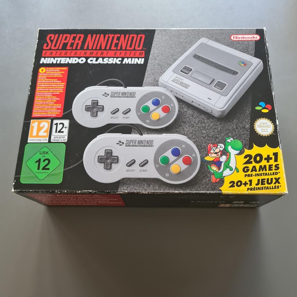 Super Nintendo Classic Mini, Games en Spelcomputers, Ophalen of Verzenden, Zo goed als nieuw, Met 2 controllers, Met games