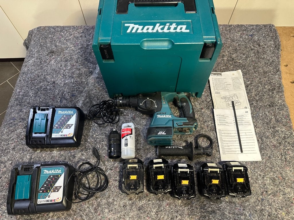 Vends marteau perforateur Makita DHR 243 avec 5 batteries, Bricolage & Construction, 600 watts ou plus, Marteau perforateur et/ou Marteau piqueur