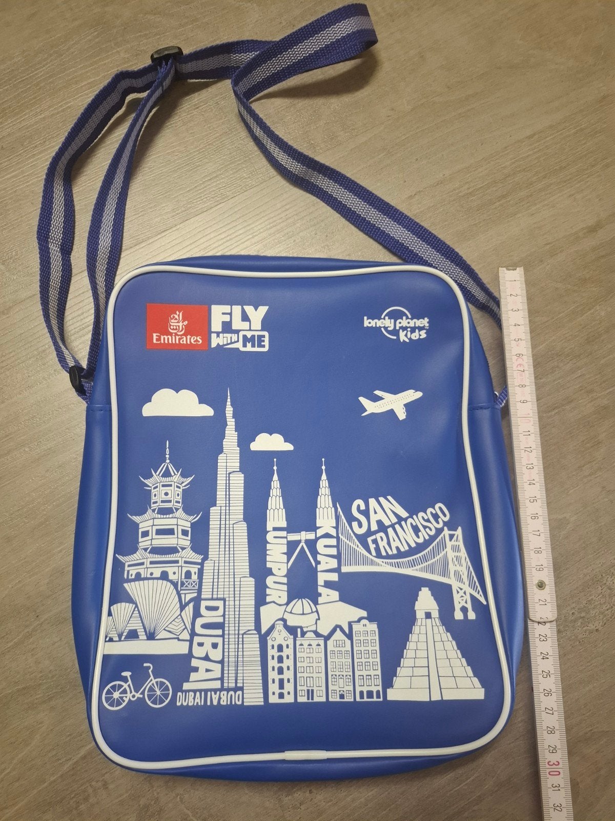 Emirates 'Fly With Me' Kinderschoudertas – Lonely Planet Kid, Ophalen of Verzenden, Nieuw, Blauw, Overige merken