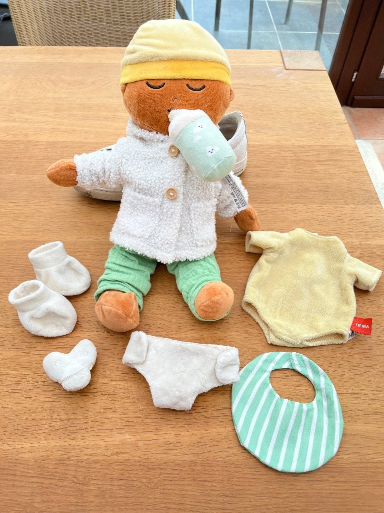 zachte pop met accessoires (10€) en babymuziekdoosje (5€), Kinderen en Baby's, Ophalen, Zo goed als nieuw, Met geluid