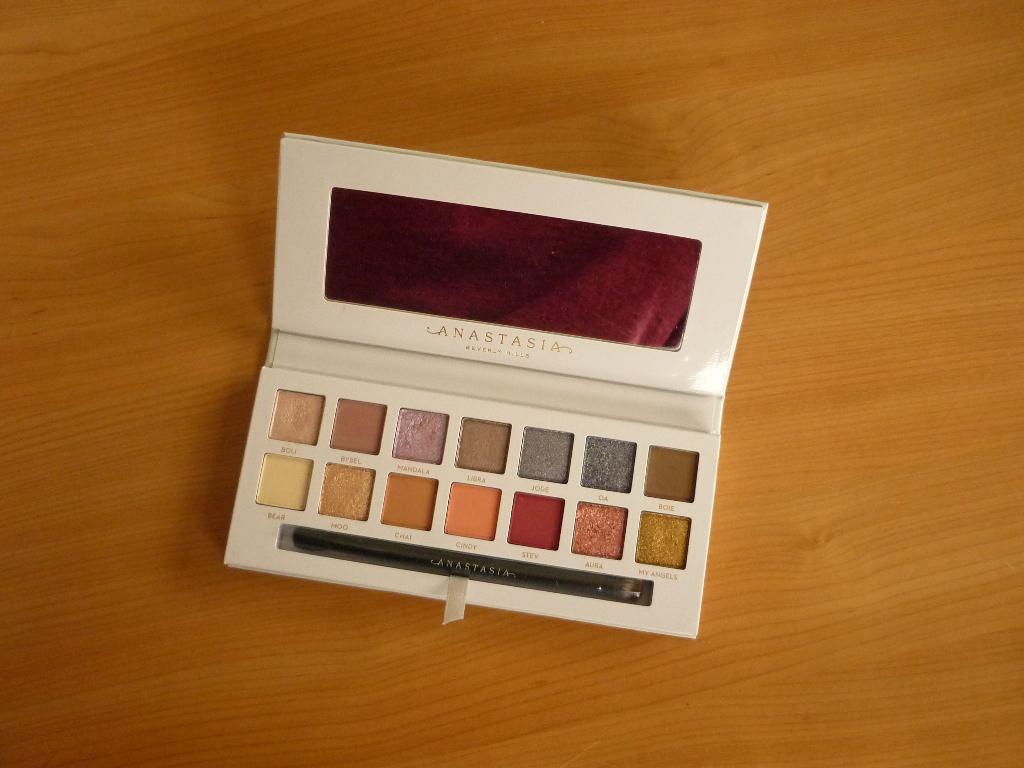 Anastasia Beverly Hills Carli Bybel oogschaduw pallete, Enlèvement ou Envoi