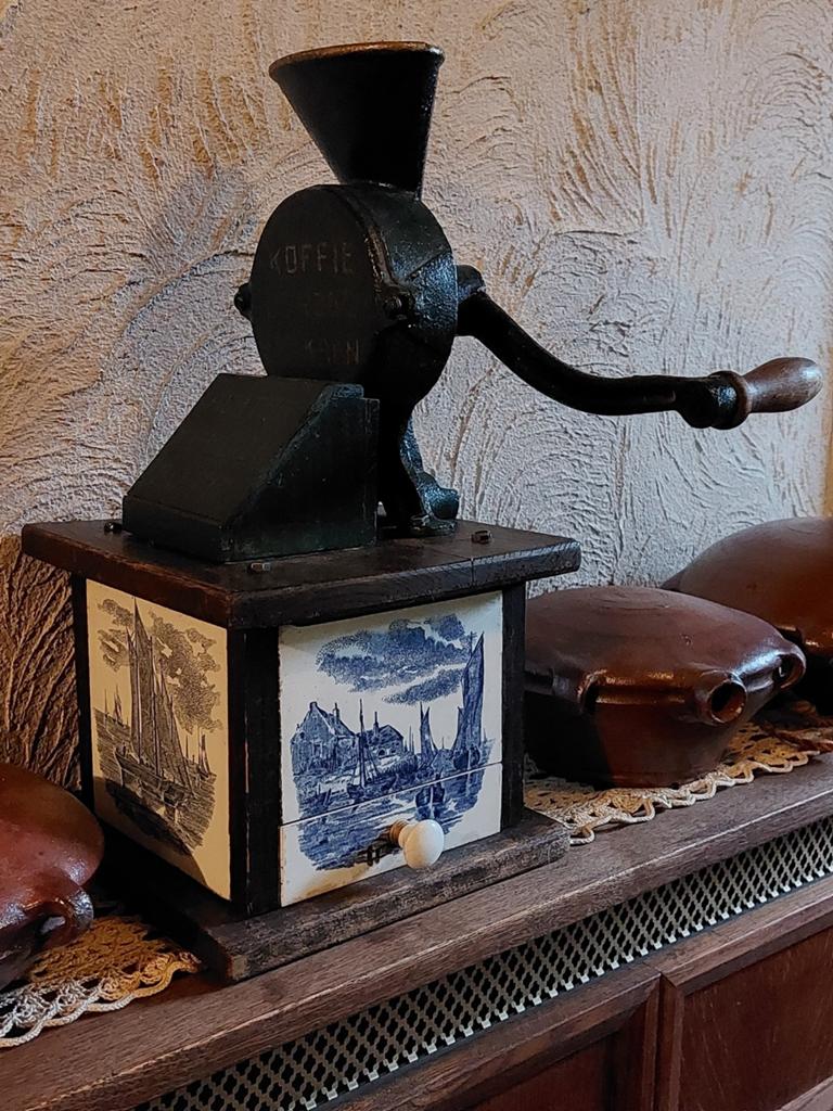 Vintage kofgegefie molen " rooden Pelikaan, Ophalen